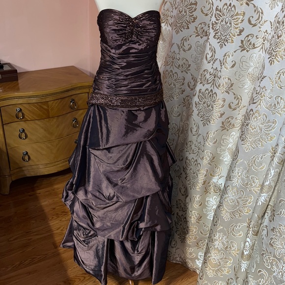 Milano dress - Picture 1 of 5